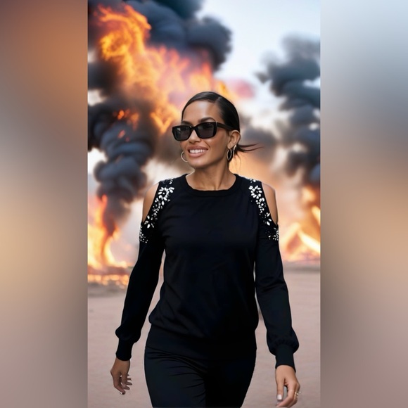 New York & Company Black Cold Shoulder Top - Picture 3 of 10